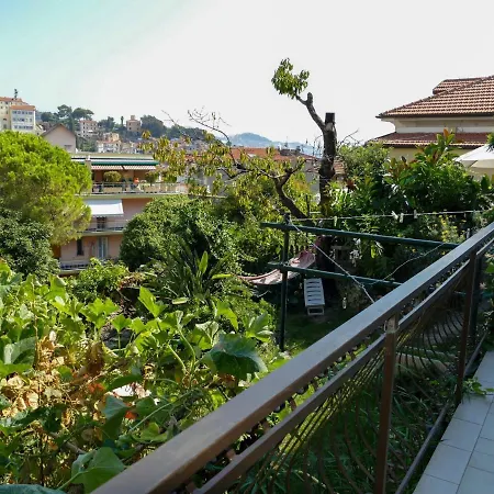 Francesca By Interhome Daire Sanremo